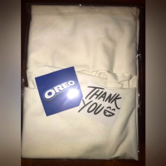 Oreo Graphic T-Shirt - Picture 4 of 4
